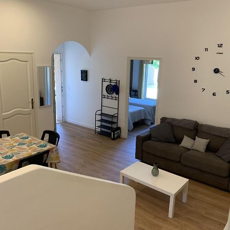 Hotel Les Palmiers Le Muy Zewnętrze zdjęcie