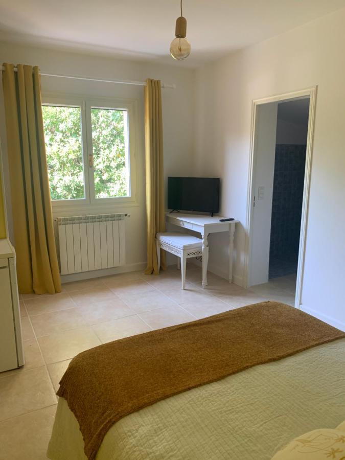 Hotel Les Palmiers Le Muy Zewnętrze zdjęcie