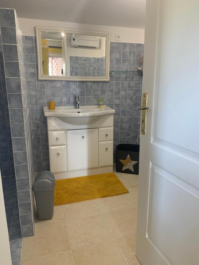 Hotel Les Palmiers Le Muy Zewnętrze zdjęcie
