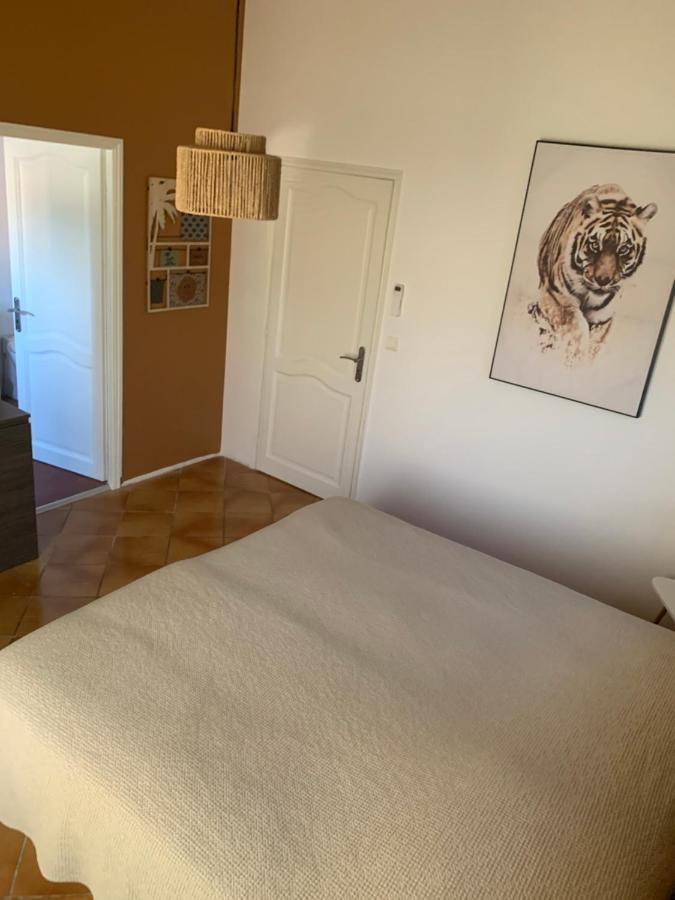 Hotel Les Palmiers Le Muy Zewnętrze zdjęcie